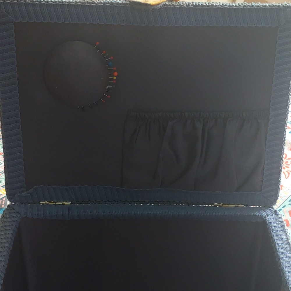 Sewing Box Excellent Condition - Picture 4 of 5